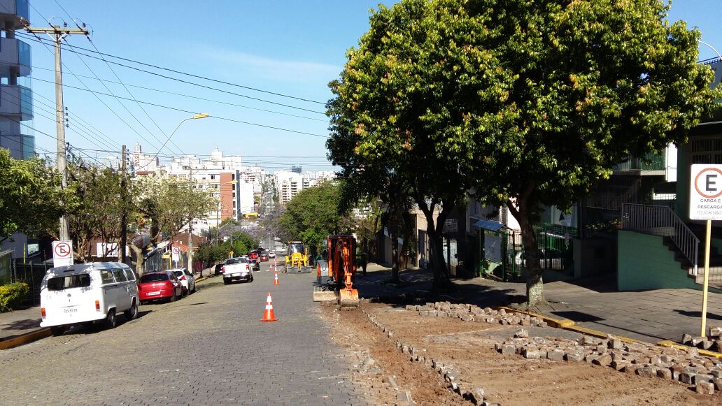 Samae realiza obra na rua Pinheiro Machado nesta terçafeira Samae realiza obra na rua Pinheiro Machado nesta terçafeira