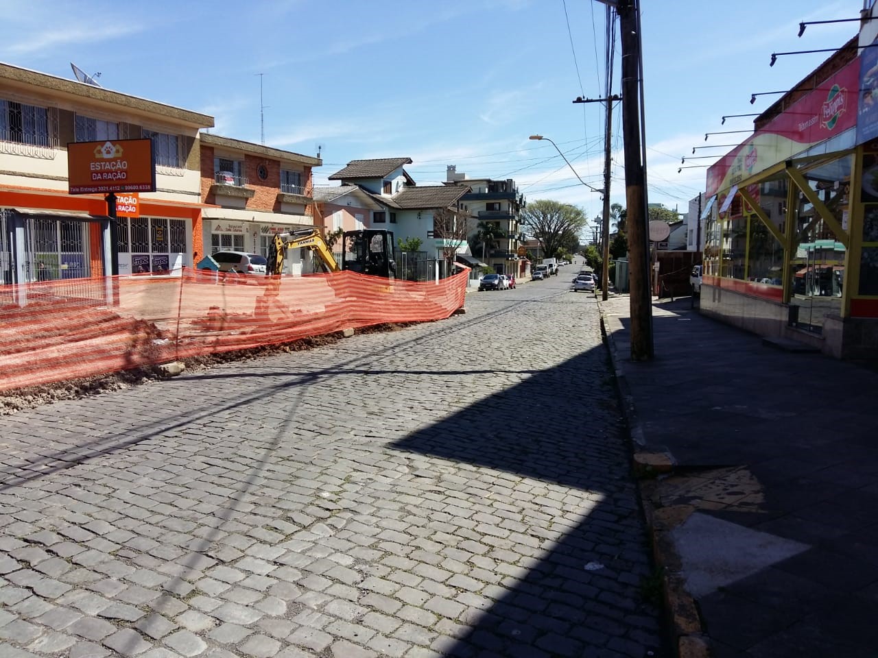 Samae executa obras na Rua Antônio Ribeiro Mendes, bairro Santa Catarina Samae executa obras na Rua Antônio Ribeiro Mendes, bairro Santa Catarina